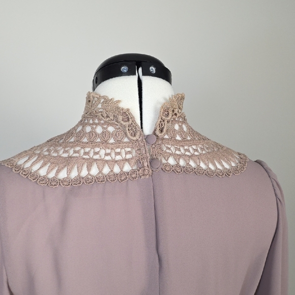 Vintage Joseph Ribkoff beige Lace Neck Dress – Made in Canada - Picture 6 of 9